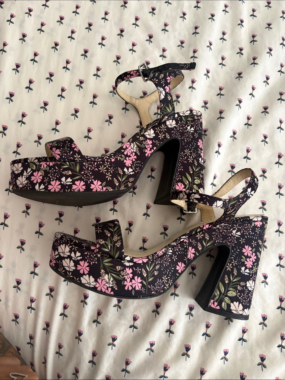 Jessica Simpson Black Floral Platform Block Heel Sandals